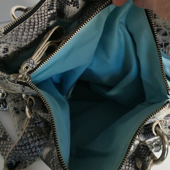 Cynthia Rowley Black Gray Snakeskin print all Leather bag With Shoulder Strap - Picture 15 of 16